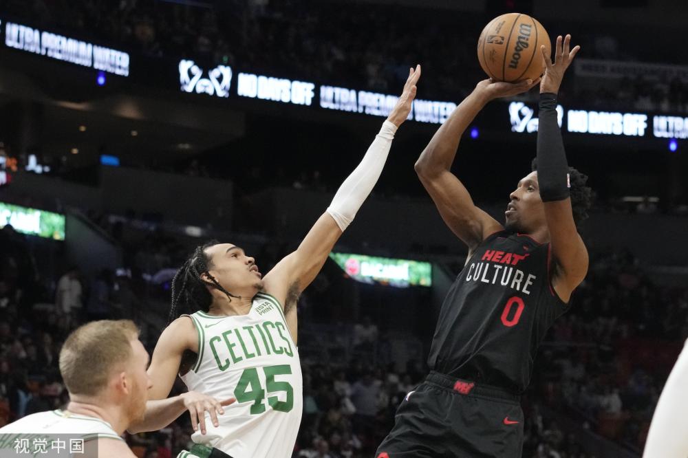 尴尬！WTT印度球场天降鸟屎，张本智和一脸嫌弃，日本教练笑出声.