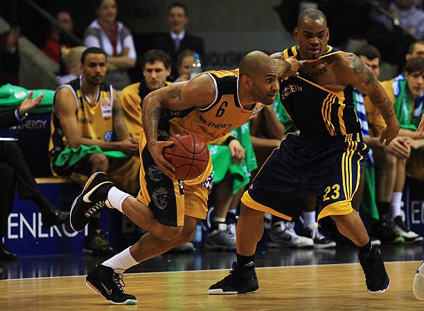 年他们的成 年他们的成