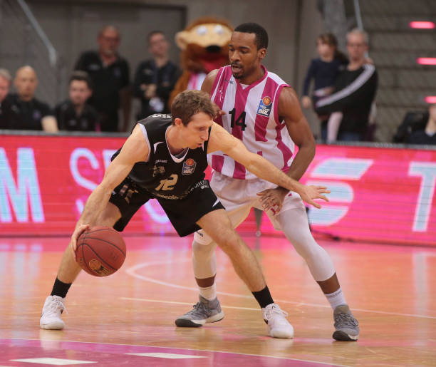 攻传配合在 攻传配合在